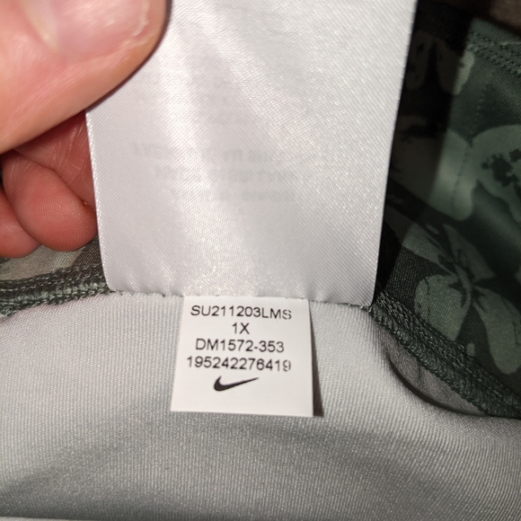 Nwts Women's Nike training dri-fit green butterfly bike shorts - Picture 8 of 16